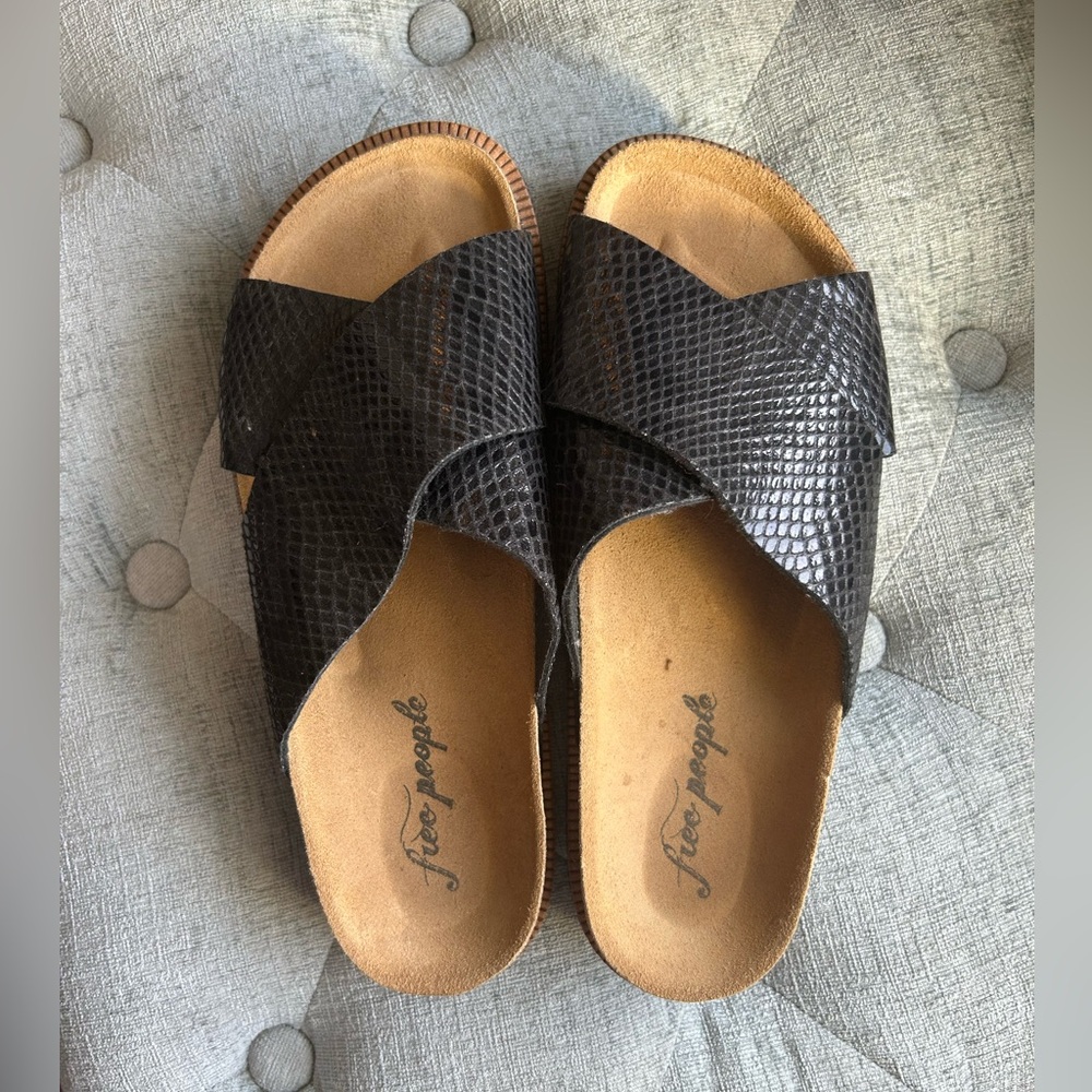 Free people slides!!
